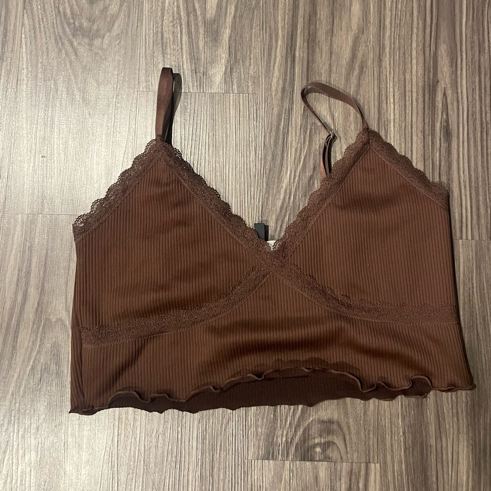 Brown lace lettuce trimmed crop cami